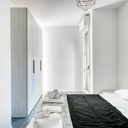 Guesthost - Casa Frida, With Balcony *