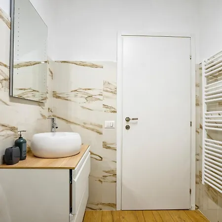 Guesthost - Casa Frida, With Balcony Διαμέρισμα