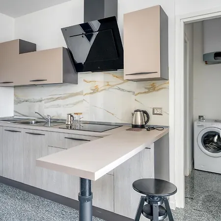 Guesthost - Casa Frida, With Balcony * Φολίνιο