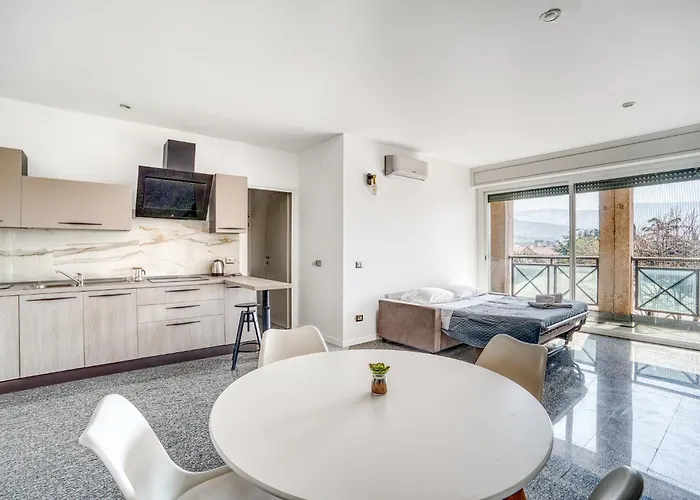 Guesthost - Casa Frida, With Balcony Foligno