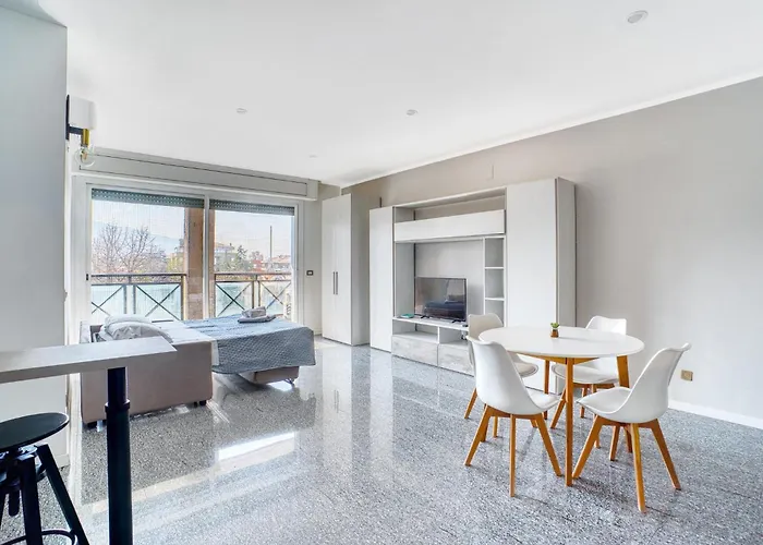 Guesthost - Casa Frida, With Balcony Appartamento *